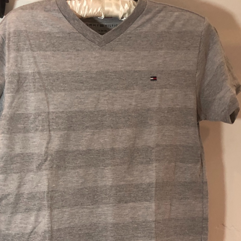 Boys Gray Tommy Hilfiger V-neck t-shirt S 8-10
